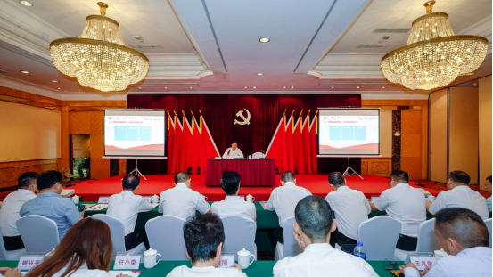 尊龙集团任丁书记带头讲授“不忘初心、牢记使命”主题教育专题党课